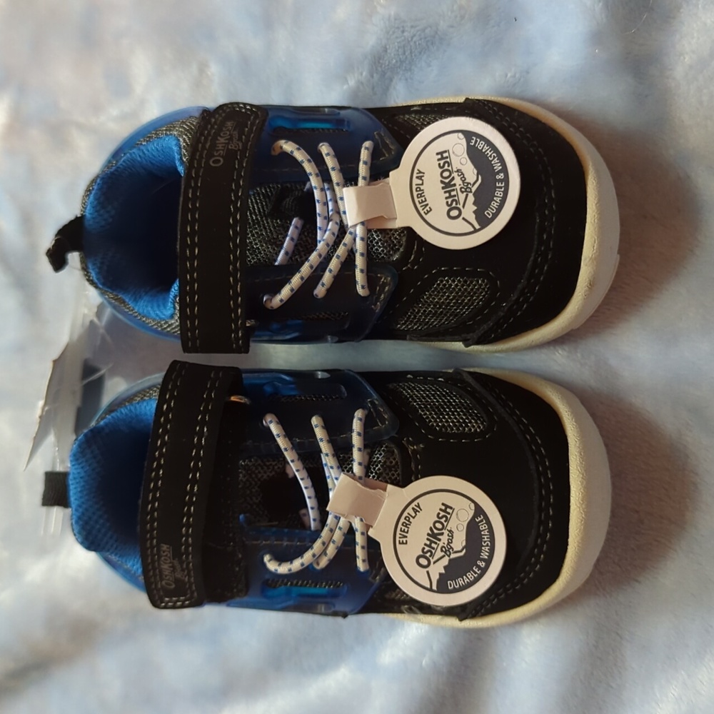 Brand New with tags Oshkosh black and blue shoes size 6 velcro
